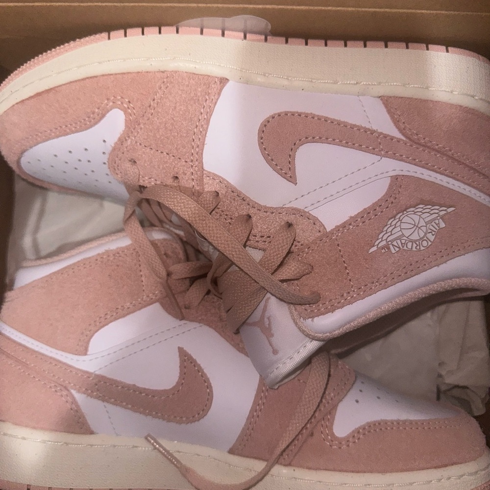 Air Jordan 1 Kids' Grade School Mid Shoes